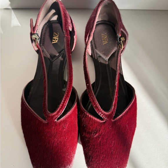 Zara Women's Burgundy Flats - Picture 2 of 6